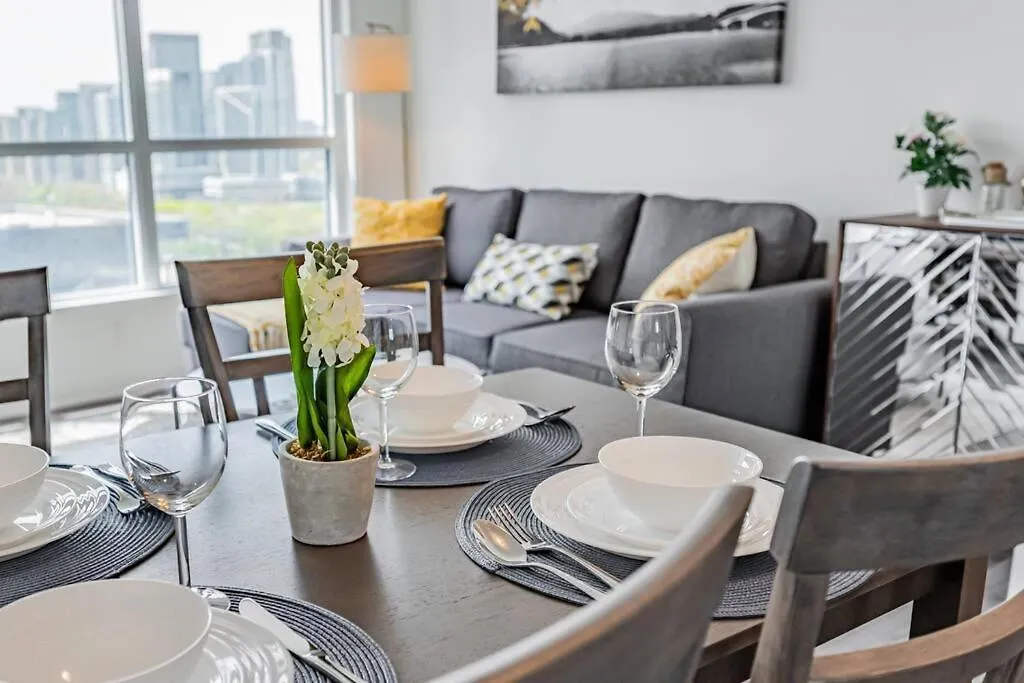 Queens Wharf Apartments Toronto 0*,  Canadá
